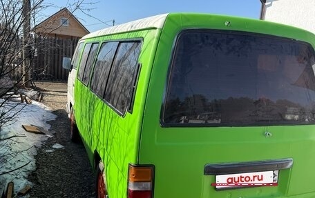 Nissan Urvan III, 1997 год, 387 000 рублей, 4 фотография