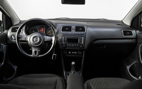 Volkswagen Polo VI (EU Market), 2014 год, 900 000 рублей, 17 фотография