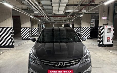 Hyundai Solaris II рестайлинг, 2016 год, 1 050 000 рублей, 2 фотография