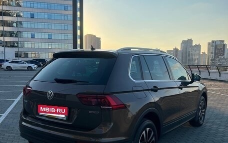 Volkswagen Tiguan II, 2019 год, 2 300 000 рублей, 5 фотография