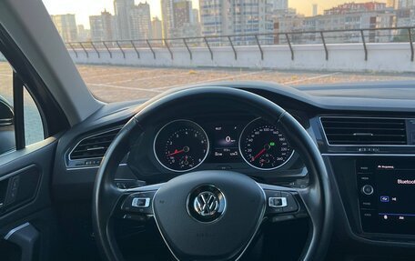 Volkswagen Tiguan II, 2019 год, 2 300 000 рублей, 20 фотография