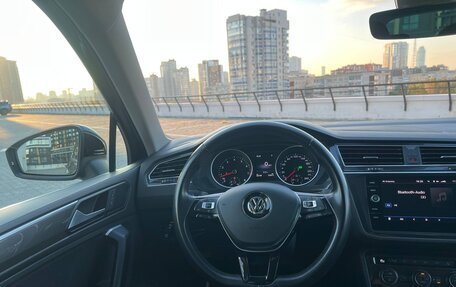 Volkswagen Tiguan II, 2019 год, 2 300 000 рублей, 19 фотография