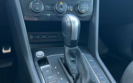 Volkswagen Tiguan II, 2019 год, 2 300 000 рублей, 21 фотография