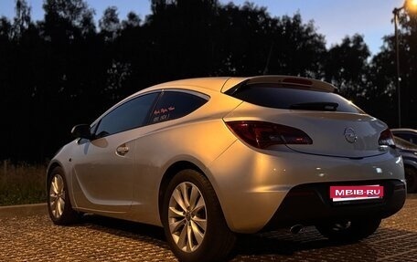 Opel Astra J, 2013 год, 880 000 рублей, 1 фотография