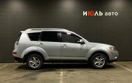 Mitsubishi Outlander III рестайлинг 3, 2007 год, 800 000 рублей, 4 фотография