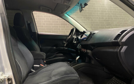 Mitsubishi Outlander III рестайлинг 3, 2007 год, 800 000 рублей, 10 фотография