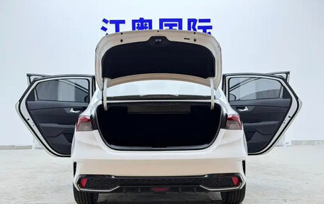 KIA K3, 2023 год, 1 700 000 рублей, 21 фотография