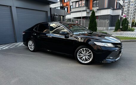 Toyota Camry, 2018 год, 2 935 000 рублей, 3 фотография