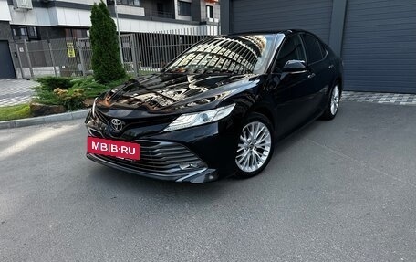 Toyota Camry, 2018 год, 2 935 000 рублей, 4 фотография