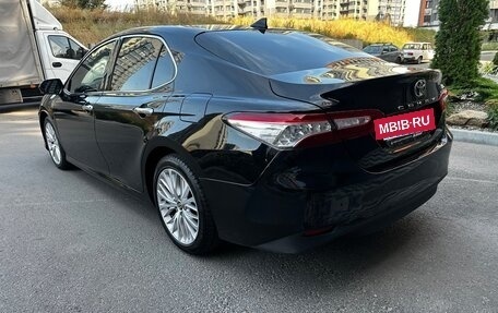 Toyota Camry, 2018 год, 2 935 000 рублей, 8 фотография