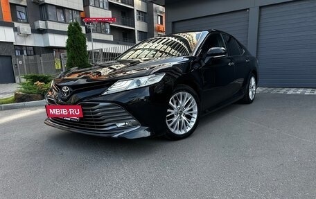 Toyota Camry, 2018 год, 2 935 000 рублей, 6 фотография