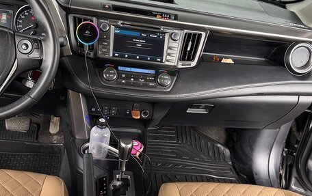 Toyota RAV4, 2016 год, 2 320 000 рублей, 2 фотография