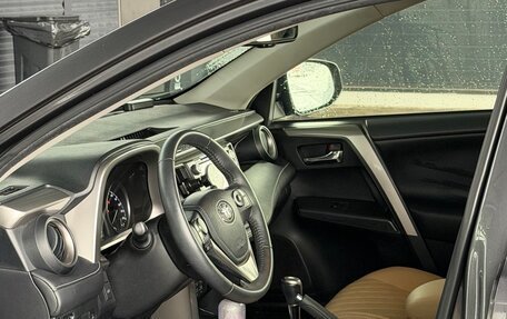 Toyota RAV4, 2016 год, 2 320 000 рублей, 9 фотография