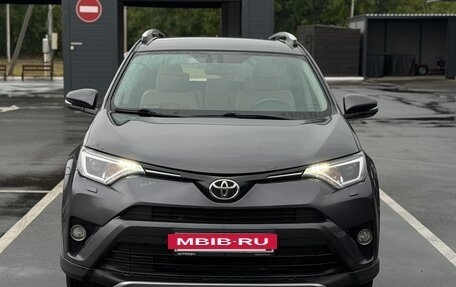 Toyota RAV4, 2016 год, 2 320 000 рублей, 10 фотография