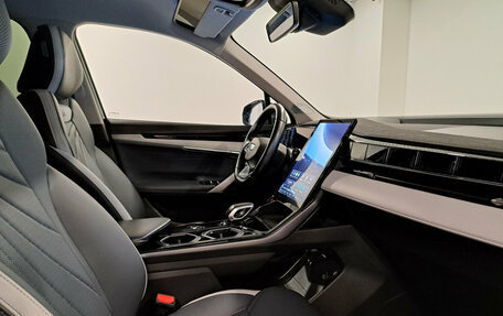 Geely Atlas, 2024 год, 2 700 000 рублей, 13 фотография