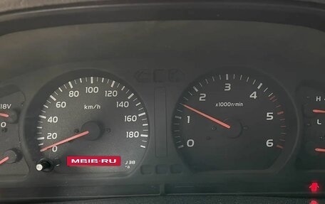 Toyota Land Cruiser 100 рестайлинг 2, 2000 год, 1 550 000 рублей, 8 фотография