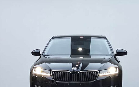 Skoda Superb III рестайлинг, 2023 год, 1 600 000 рублей, 2 фотография