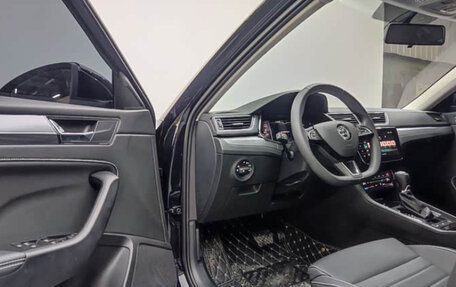 Skoda Superb III рестайлинг, 2023 год, 1 600 000 рублей, 4 фотография