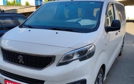 Peugeot Traveller I, 2022 год, 2 650 000 рублей, 6 фотография