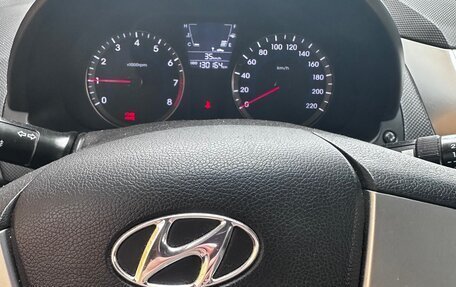 Hyundai Solaris II рестайлинг, 2011 год, 600 000 рублей, 6 фотография