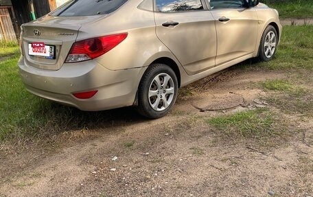 Hyundai Solaris II рестайлинг, 2011 год, 600 000 рублей, 7 фотография