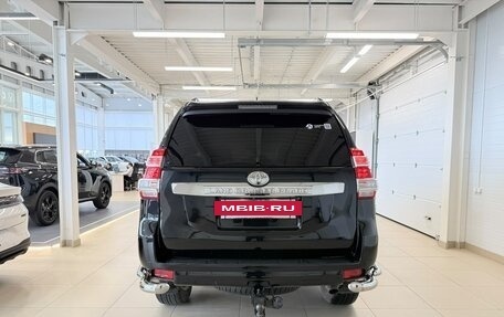 Toyota Land Cruiser Prado 150 рестайлинг 2, 2017 год, 4 999 900 рублей, 5 фотография