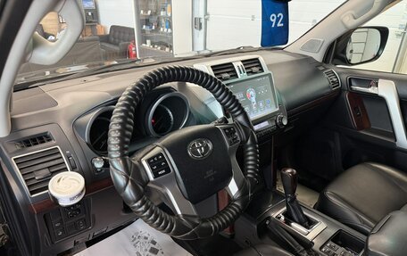 Toyota Land Cruiser Prado 150 рестайлинг 2, 2017 год, 4 999 900 рублей, 11 фотография
