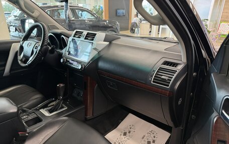 Toyota Land Cruiser Prado 150 рестайлинг 2, 2017 год, 4 999 900 рублей, 12 фотография