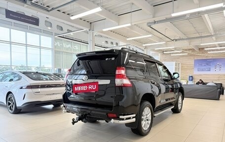 Toyota Land Cruiser Prado 150 рестайлинг 2, 2017 год, 4 999 900 рублей, 6 фотография