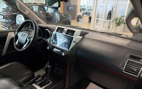 Toyota Land Cruiser Prado 150 рестайлинг 2, 2017 год, 4 999 900 рублей, 13 фотография