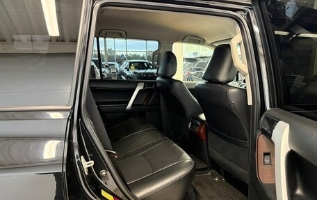 Toyota Land Cruiser Prado 150 рестайлинг 2, 2017 год, 4 999 900 рублей, 19 фотография