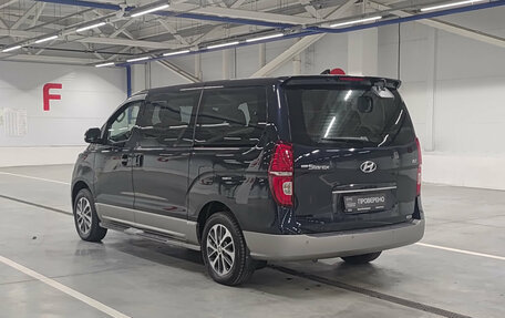 Hyundai Grand Starex Grand Starex I рестайлинг 2, 2020 год, 4 950 000 рублей, 7 фотография