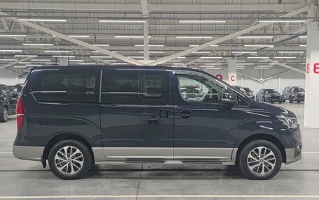 Hyundai Grand Starex Grand Starex I рестайлинг 2, 2020 год, 4 950 000 рублей, 4 фотография