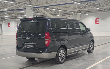 Hyundai Grand Starex Grand Starex I рестайлинг 2, 2020 год, 4 950 000 рублей, 5 фотография