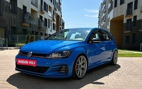 Volkswagen Golf GTI VII, 2019 год, 2 500 000 рублей, 2 фотография