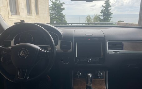 Volkswagen Touareg III, 2013 год, 1 800 000 рублей, 10 фотография
