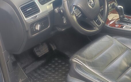 Volkswagen Touareg III, 2011 год, 1 980 000 рублей, 12 фотография