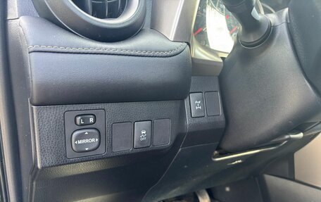 Toyota RAV4, 2013 год, 1 550 000 рублей, 18 фотография