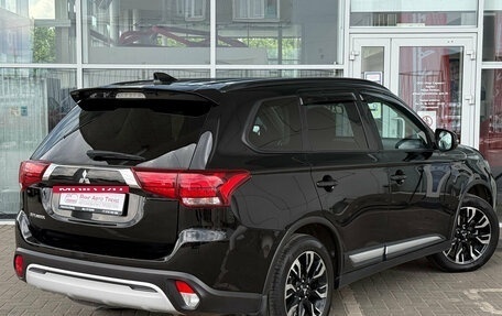 Mitsubishi Outlander III рестайлинг 3, 2021 год, 2 039 000 рублей, 2 фотография