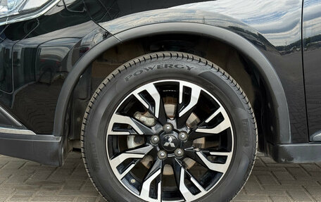 Mitsubishi Outlander III рестайлинг 3, 2021 год, 2 039 000 рублей, 11 фотография