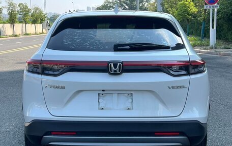 Honda Vezel, 2023 год, 2 000 000 рублей, 5 фотография