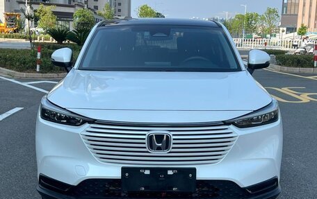 Honda Vezel, 2023 год, 2 000 000 рублей, 2 фотография