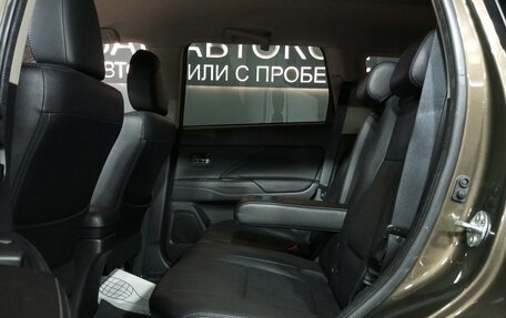Mitsubishi Outlander III рестайлинг 3, 2018 год, 1 985 000 рублей, 8 фотография