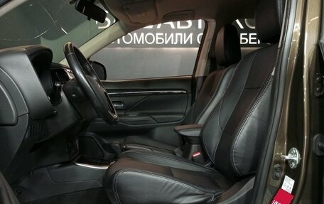 Mitsubishi Outlander III рестайлинг 3, 2018 год, 1 985 000 рублей, 7 фотография