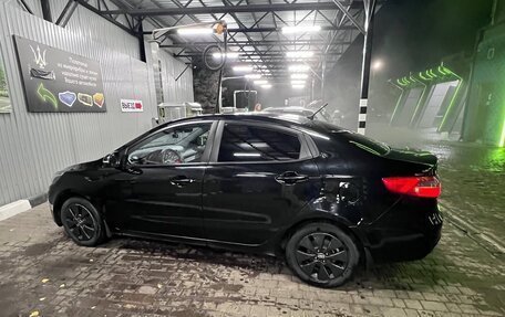 KIA Rio III рестайлинг, 2014 год, 800 000 рублей, 2 фотография