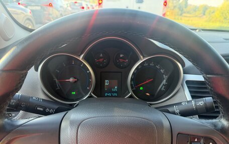 Chevrolet Cruze II, 2010 год, 599 000 рублей, 8 фотография