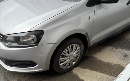 Volkswagen Polo VI (EU Market), 2011 год, 490 000 рублей, 2 фотография