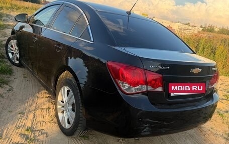 Chevrolet Cruze II, 2010 год, 599 000 рублей, 4 фотография