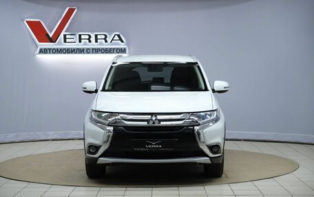 Mitsubishi Outlander III рестайлинг 3, 2017 год, 1 990 000 рублей, 2 фотография