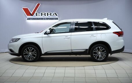 Mitsubishi Outlander III рестайлинг 3, 2017 год, 1 990 000 рублей, 8 фотография